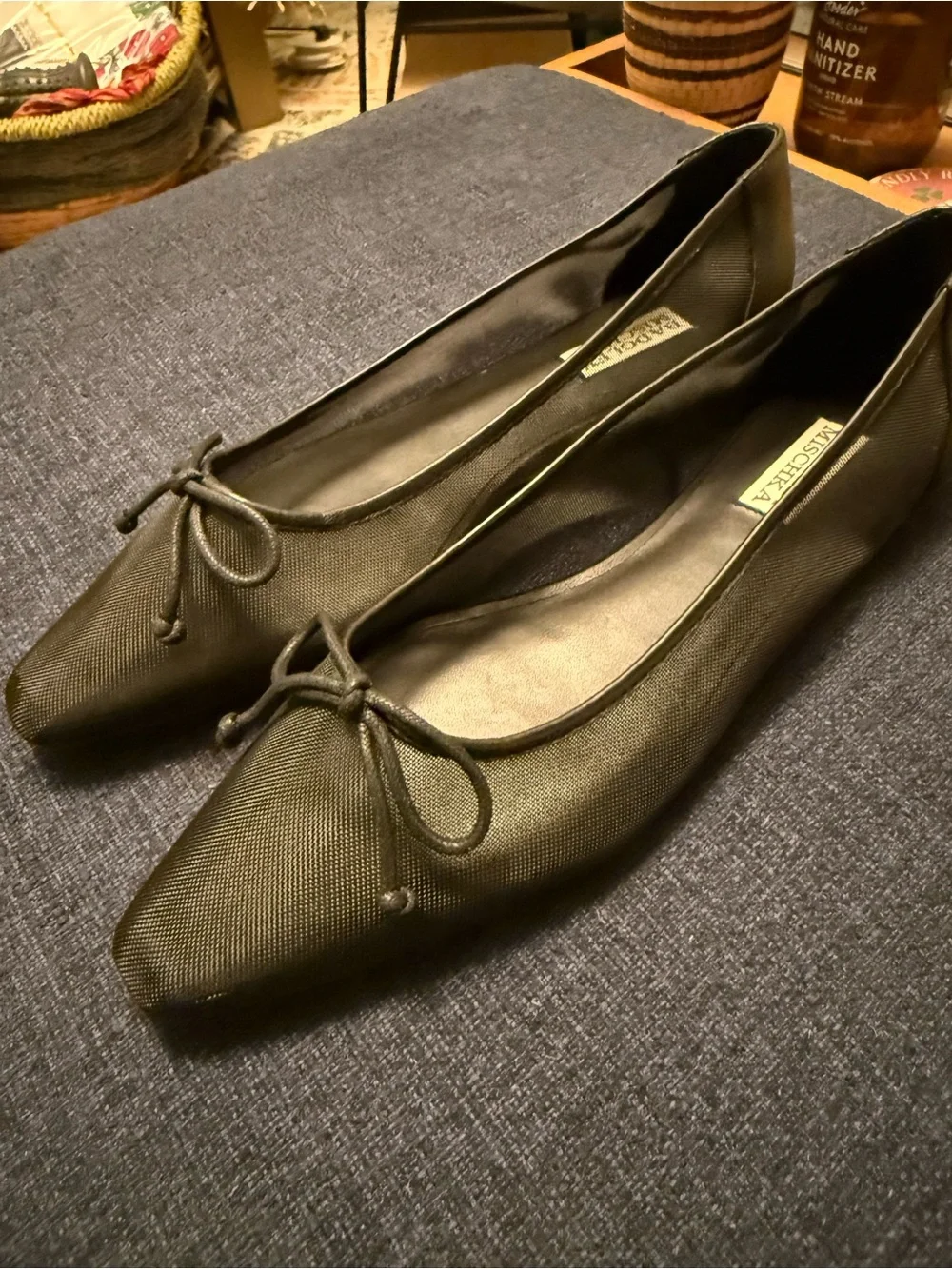 Badgley Mischka bow classic mischka
